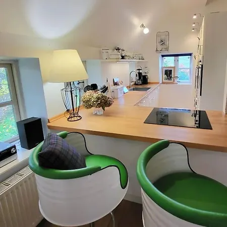 Blaue Reetdachkate Am Deich Vakantiehuis