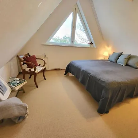 Vakantiehuis Blaue Reetdachkate Am Deich Krummendeich